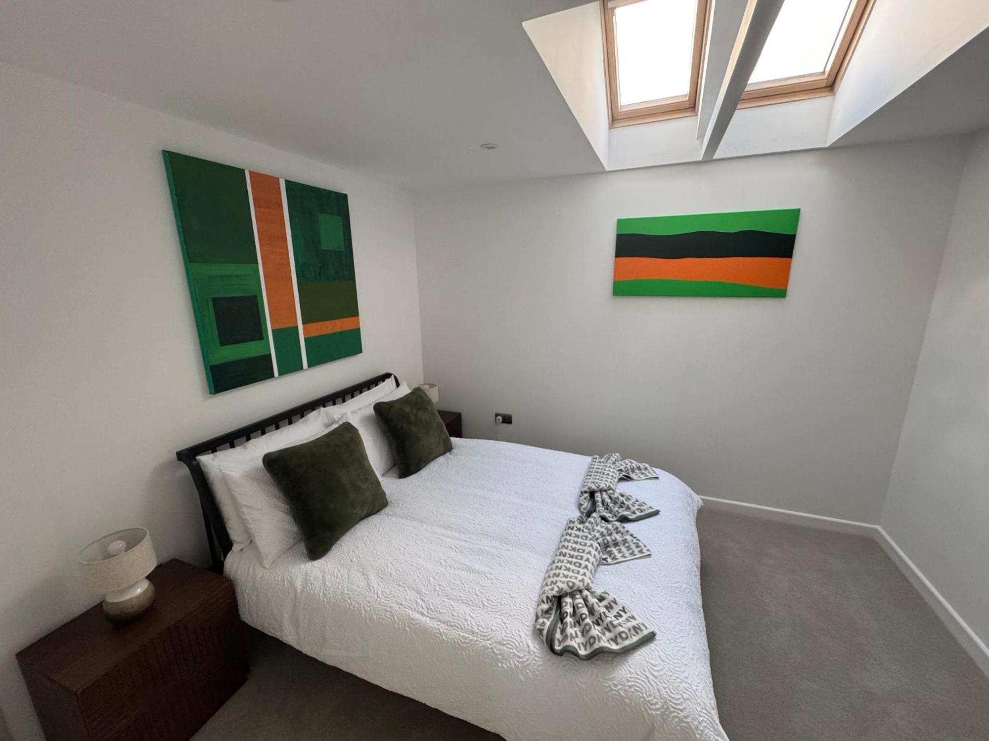 Stylish 1-bed *